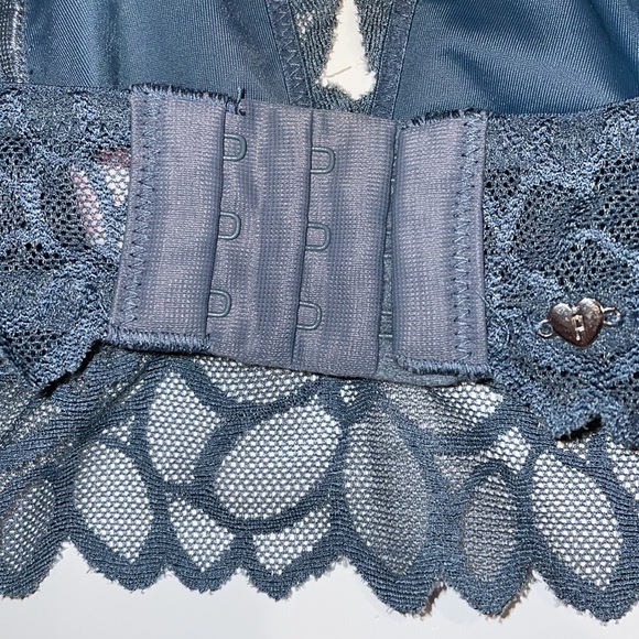 PINK Gray Floral Lace Bralette with Halter Top and 3 Hook Closures for Size Adj - Picture 3 of 4